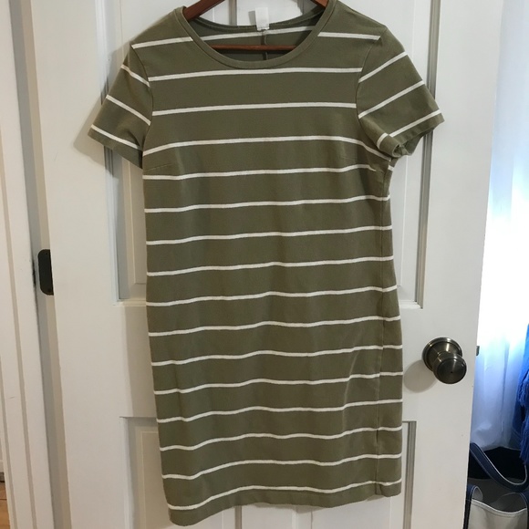 Old Navy Dresses & Skirts - Olive Green stripped Old Navy Dress